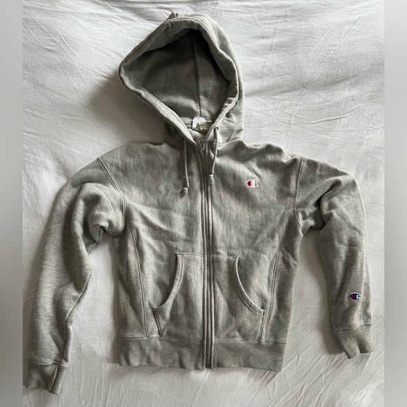 Champion Sweater - Picture 1 of 4